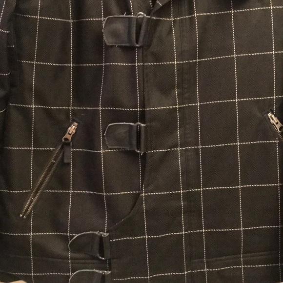 Burton women’s ski/snowboarding jacket - Picture 3 of 6